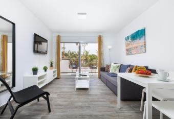 Sunset Beach Tarajalejo has Balcony rooms