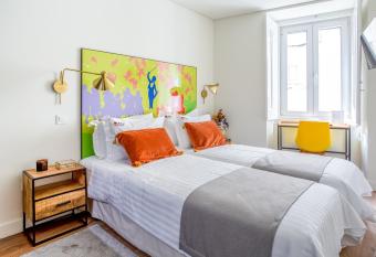 Bairro Alto Music Guest House allows 18 year olds to book a room