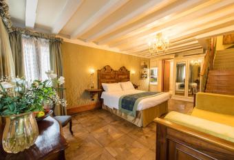 Hotel Casa Nicol   Priuli has Balcony rooms