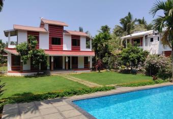 Peaceful Chaitra Villa 5Bhk And 4Bhk Alibaug Swimming Pool Is Common Between Both Property has Balcony rooms