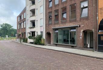 Stadshotel aan de IJssel in hartje Deventer allows 18 year olds to book a room