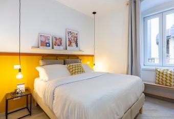 Quiet studio in the heart of the City allows 18 year olds to book a room