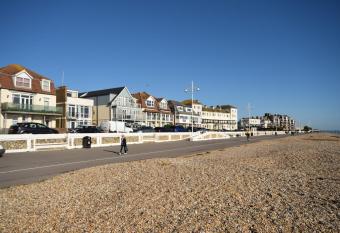 Marine Court - Bognor Regis allows 18 year olds to book a room