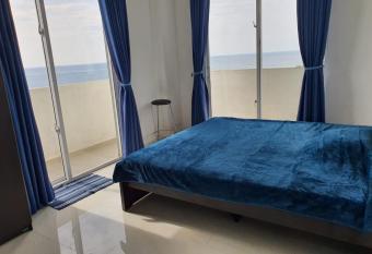 New 2 bedroom apartment, 100m away from the beach has Balcony rooms