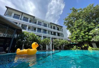 Z&Z Resort has Balcony rooms