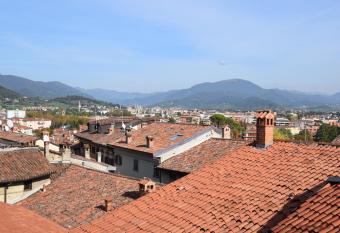 CASA FIORE ACCADEMIA has Balcony rooms