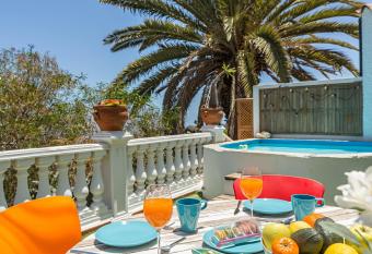 Villa Frida Kahlo has Balcony rooms