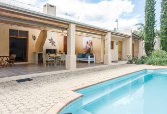 38 Schoeman Street has Balcony rooms