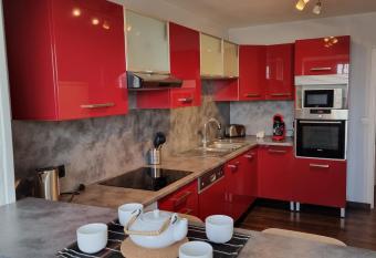 Suite Goulette allows 18 year olds to book a room