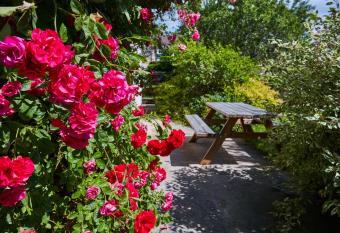 L ind  pendant - place de parking - wifi has Balcony rooms