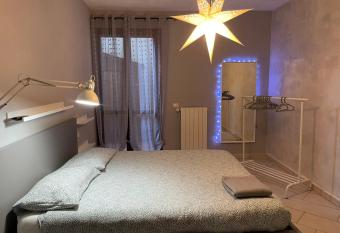 La Casina di Eri allows 18 year olds to book a room