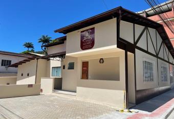 Canto Alem  o allows 18 year olds to book a room