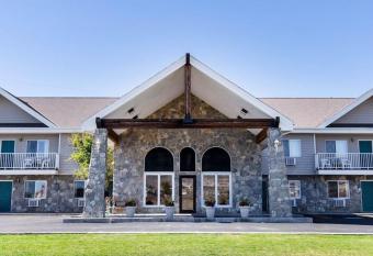 Jefferson Inn allows 18 year olds to book a room