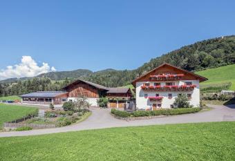 Oberglarzhof App Kirsch has Balcony rooms