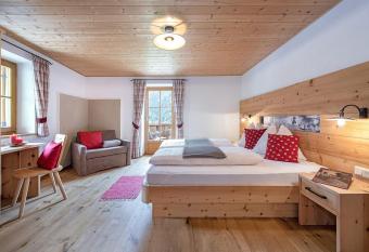 Oberglarzhof App Zirbel has Balcony rooms