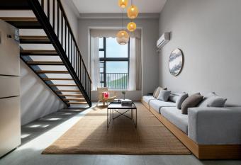 Locals Apartment House 29 allows 18 year olds to book a room