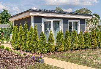 Family Garden House with Free Private Parking & Playground has Balcony rooms