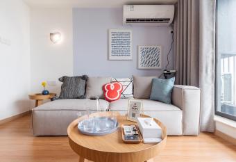 Guangzhou South Railway Station Vanke Expo Expo Expo Olympic Park yueshidai square Changlong happy world allows 18 year olds to book a room