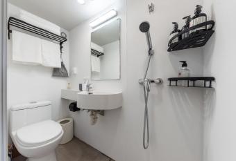 Vanke Apartment Guangzhou South Railway Station Vanke Expo Expo Expo Olympic Park yueshidai square Changlong happy world allows 18 year olds to book a room