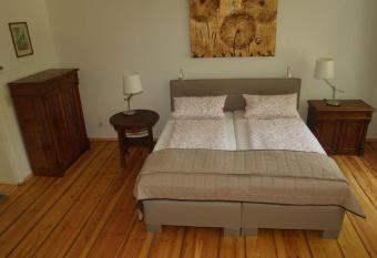 Fewo auf der Dominsel-DOMLINDEN allows 18 year olds to book a room