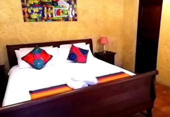 Casa Quetzalli Centro Hist  rico Antigua has Balcony rooms