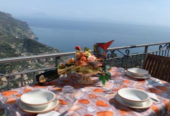 DONNA CONCETTA HOUSE has Balcony rooms