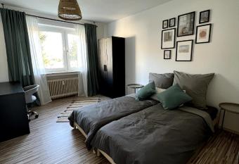 Cosy, modern 1 bedroom apartment(50m2) in MG has Balcony rooms