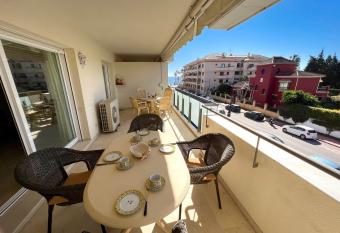 Petunias del Mar has Balcony rooms