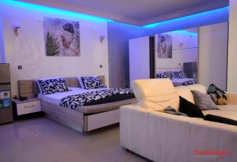 Beautifulgate Hotel has Balcony rooms