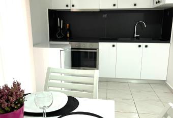 Athens Studio has rooms with a private hot tub