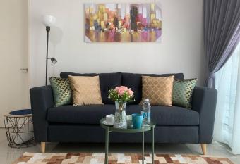 Hello Ruma, Conezion IOI City Mall Putrajaya, 2 rooms, Pool View allows 18 year olds to book a room