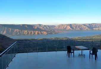 Sharayu Holidays Valley View has Balcony rooms