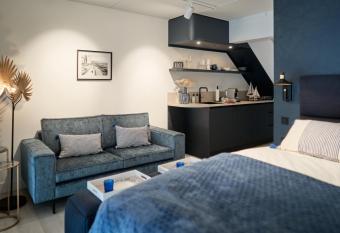 Captains Boathouse Studio allows 18 year olds to book a room