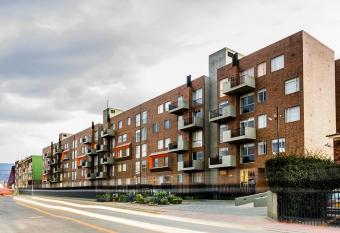 Para home working, Apartamento con parqueadero a 5 minutos de la Universidad y Clinica de la Sabana, Centro de eventos de la autopista norte y parque Jaime Duque a 10 minutos de Cajica, Termales, Catedral de sal has Balcony rooms