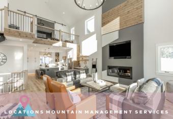 The White Pearl - Amazing Luxury Chalet with Mountain Views has Balcony rooms