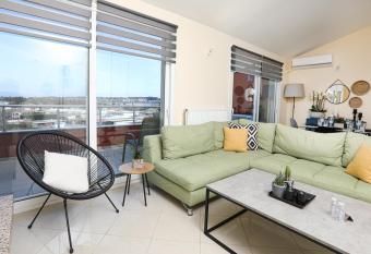 Kanalia View Apartment has Balcony rooms