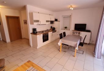 Ferienwohnungen Saida Wohnung 9 has Balcony rooms