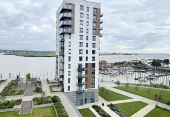 Kent Breath-taking VIEW 2BD/2BA with Free Parking has Balcony rooms