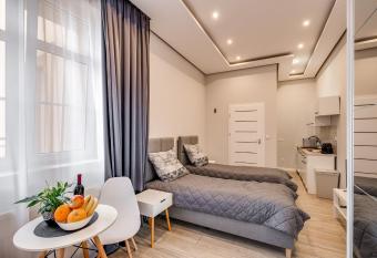 Central Platinum Apartments 27 allows 18 year olds to book a room