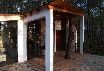 Caba  a  has Balcony rooms