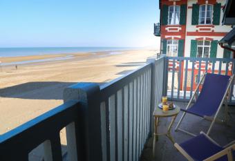 Villa La Brise has Balcony rooms