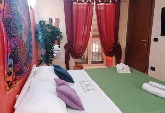 Gianna  S home profumo di mare has Balcony rooms