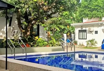 Alona WhiteHouses Resort allows 18 year olds to book a room