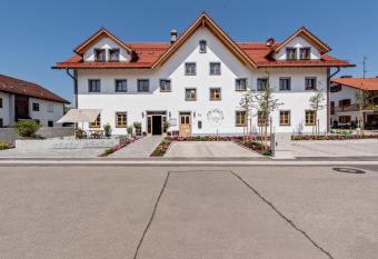 Schl  glhof has Balcony rooms