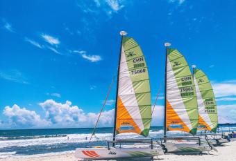 Zero Touch Apartments has Balcony rooms
