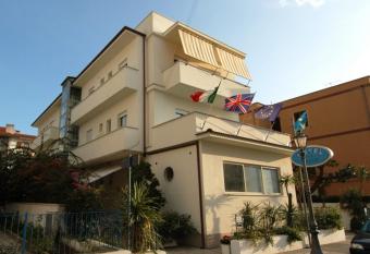 Hotel Mayor has Balcony rooms