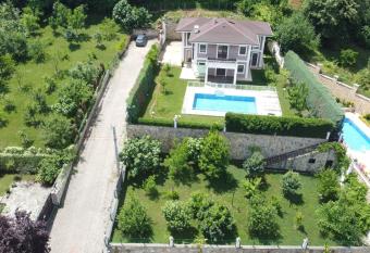 DA  LY RENT V  LLA has Balcony rooms