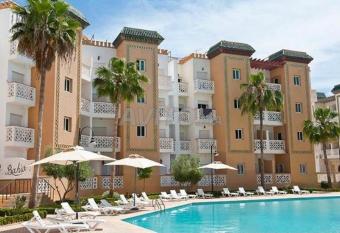 Joli appartement de vacances    Mohamm  dia, Maroc has Balcony rooms