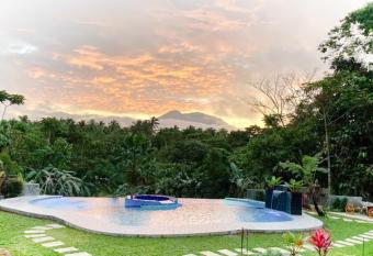 BALAI BANAHAW Vacation Farm and Private Resort has Balcony rooms