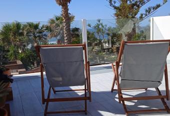 360 view to ocean and cliffs has Balcony rooms